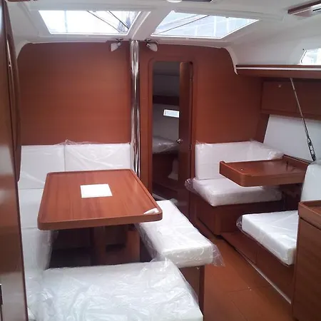 Luxury Sail Boat *