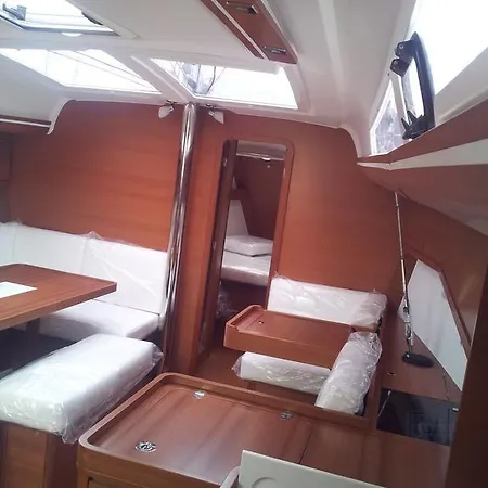Luxury Sail Boat *